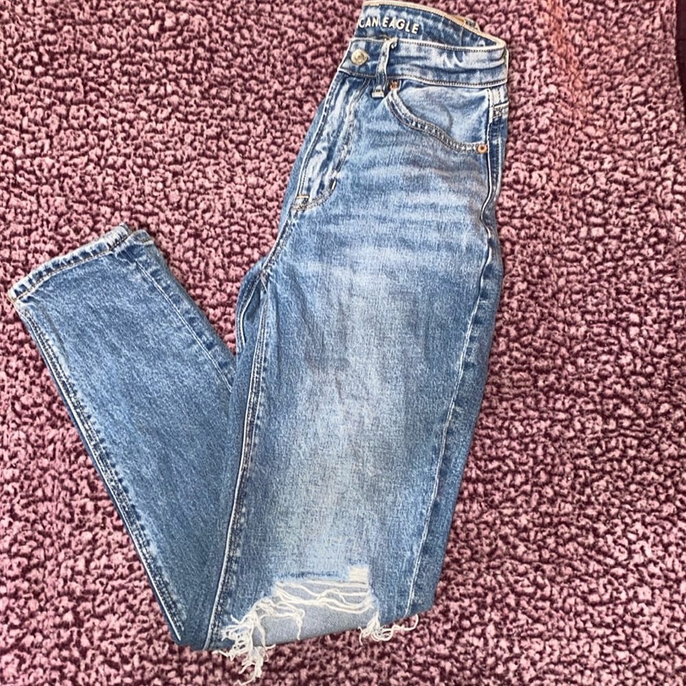 Light wash size 00 American Eagle mom jeans